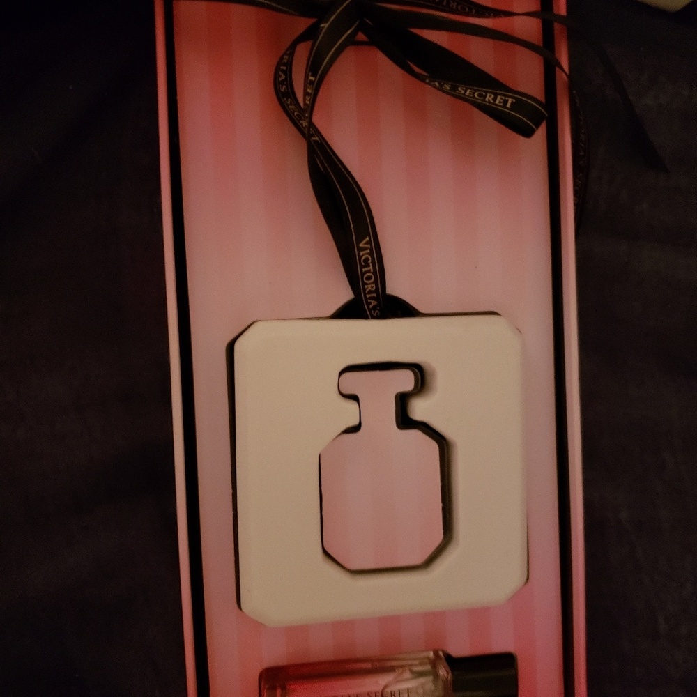 Victoria secret - Picture 3 of 5